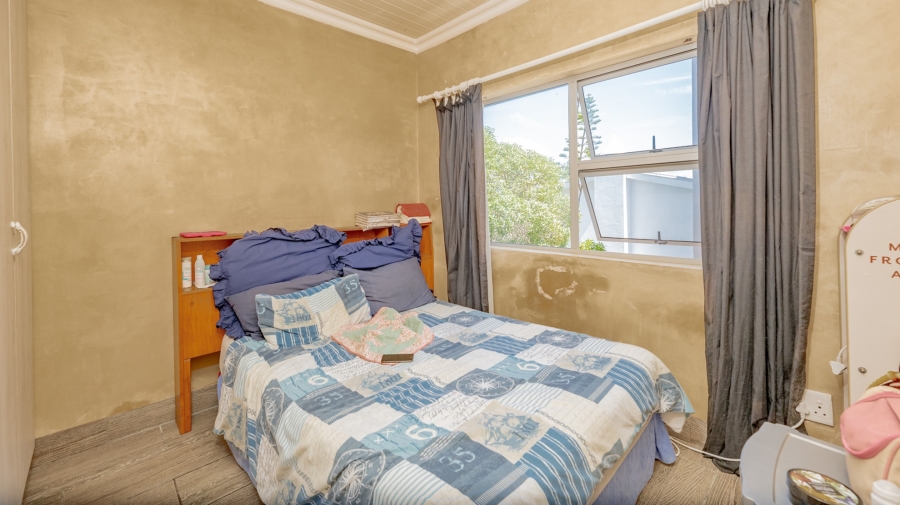9 Bedroom Property for Sale in Struisbaai Western Cape